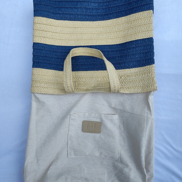 NWOT BTB Los Angeles Bahama Mama Raffia Blue & Beige Tote W/Flower Trio Detail - Picture 4 of 6